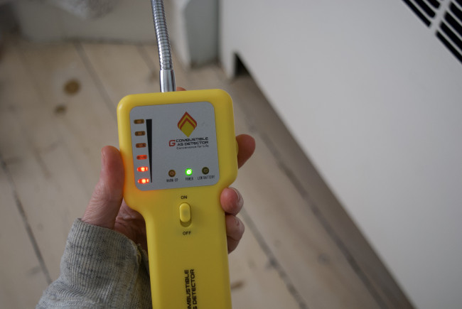 A handheld gas detector