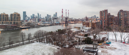 Snowy day in Roosevelt Island